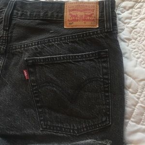 Levi’s 501 short short. Black. W size 8.